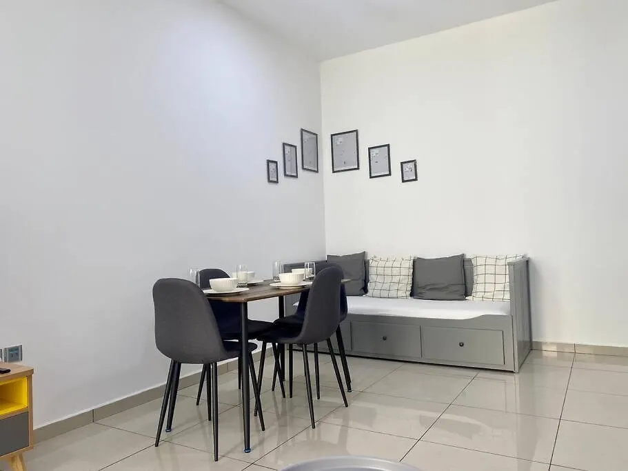 Lovely Apt Dubai Marina Apartment