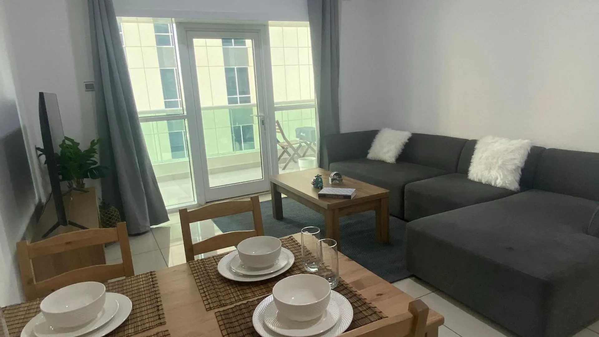 Apartment Lovely Apt Dubai Marina